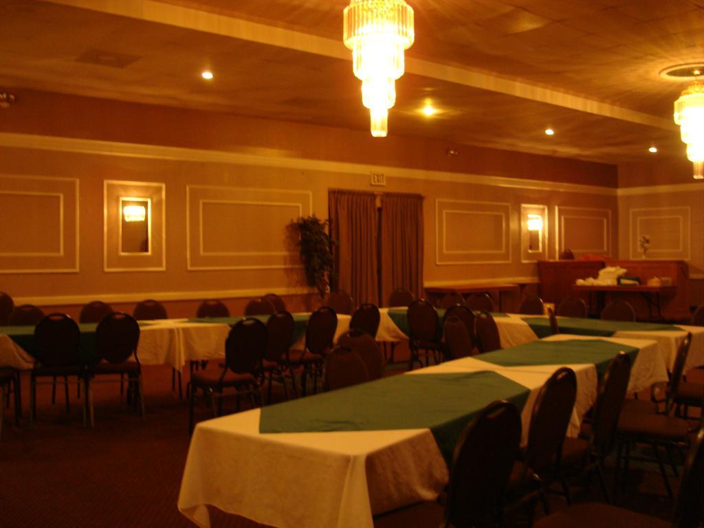 Blue Bird Hotel Melfort ภายนอก รูปภาพ